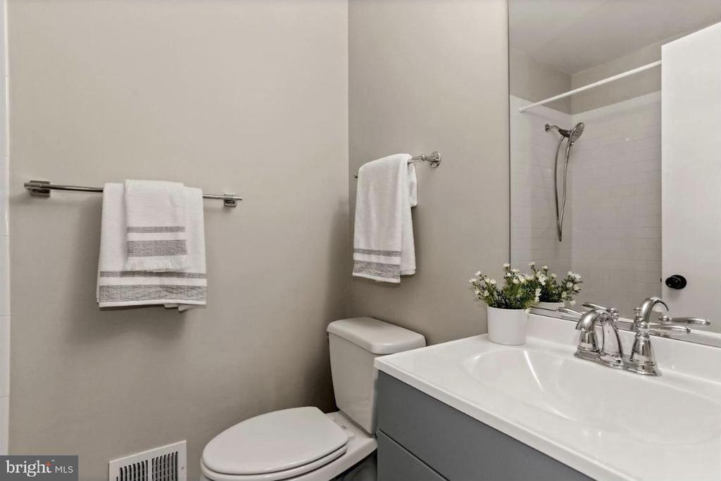 3875 STEPPES COURT Unit: 3875B