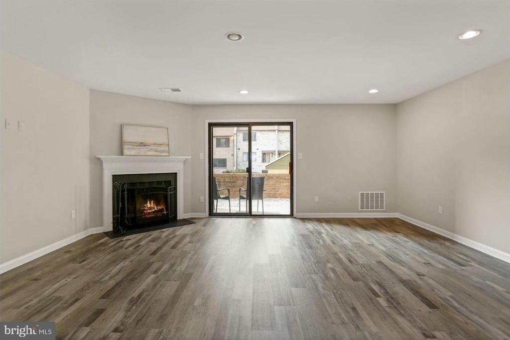 3875 STEPPES COURT Unit: 3875B