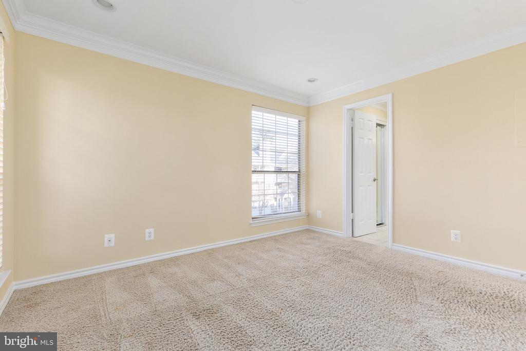 3922 PENDERVIEW DRIVE Unit: 338