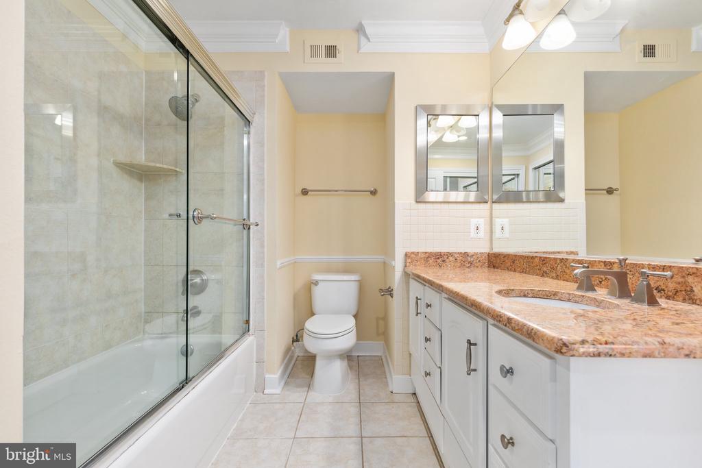 3922 PENDERVIEW DRIVE Unit: 338