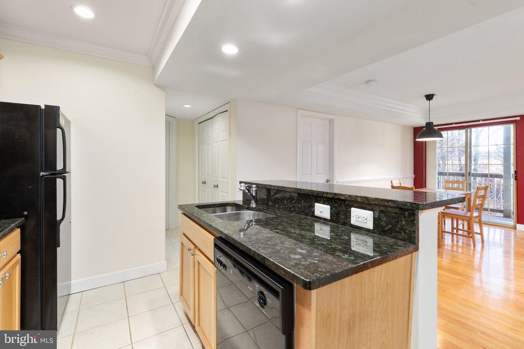 3922 PENDERVIEW DRIVE Unit: 338