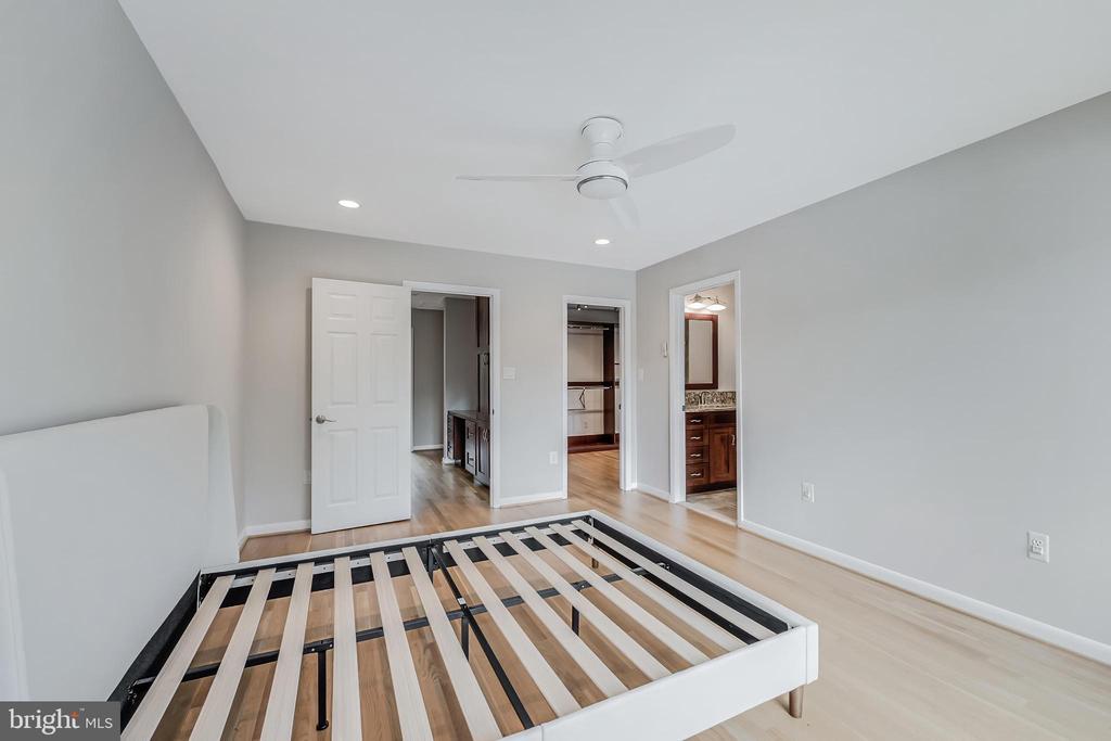 2001 CHADDS FORD DRIVE