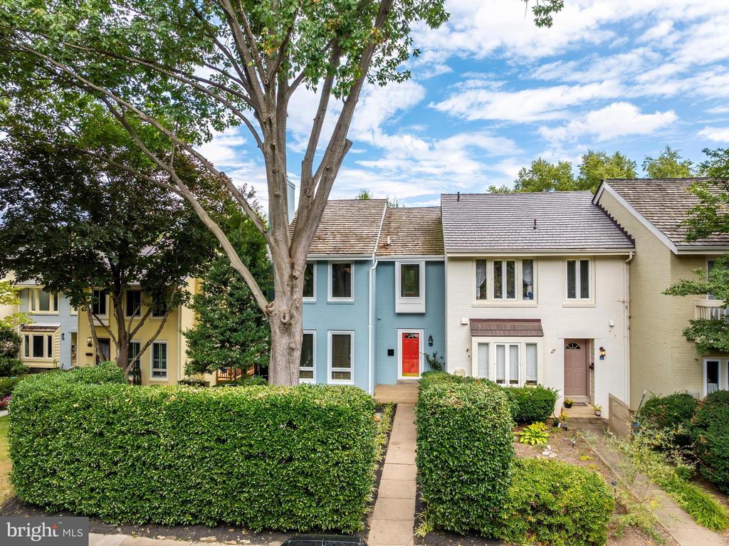2001 CHADDS FORD DRIVE