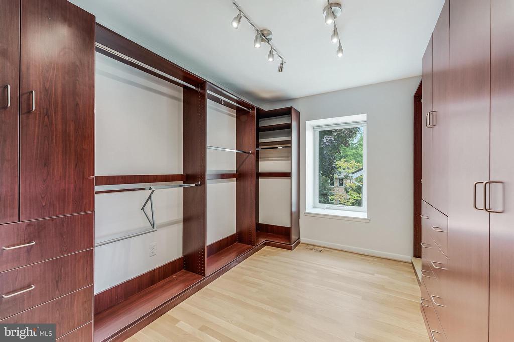 2001 CHADDS FORD DRIVE