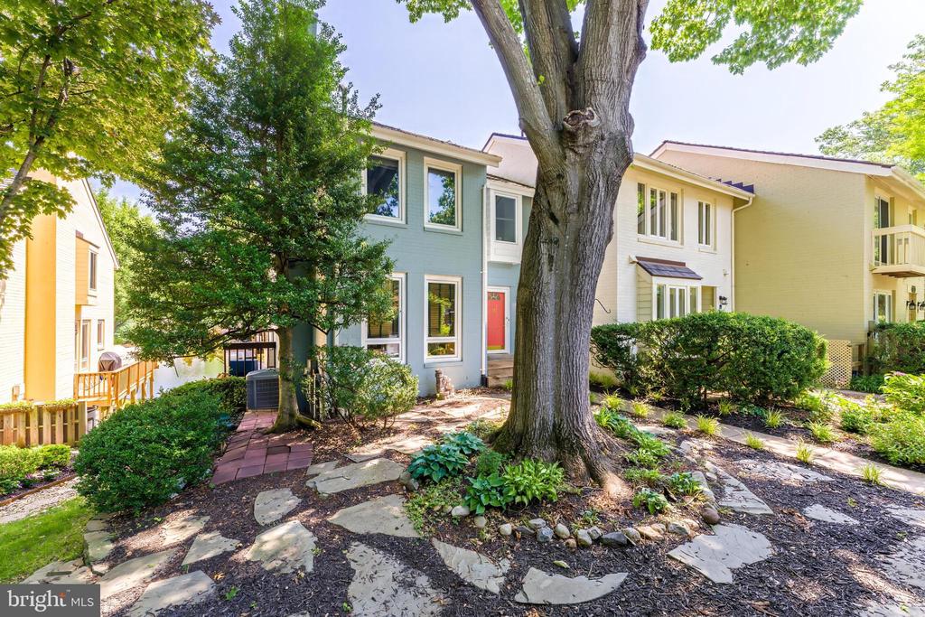 2001 CHADDS FORD DRIVE
