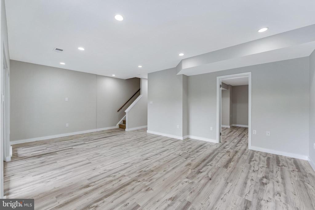 2001 CHADDS FORD DRIVE
