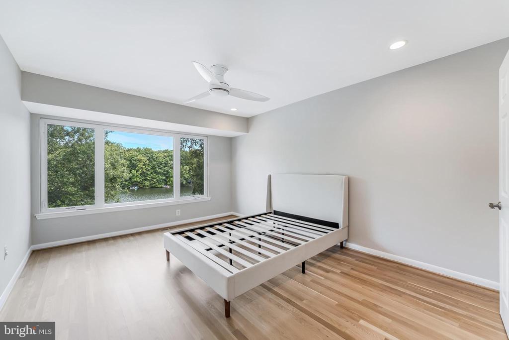 2001 CHADDS FORD DRIVE