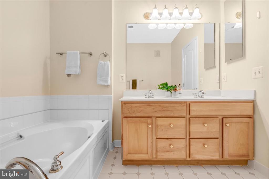 12170 ABINGTON HALL PLACE Unit: 303