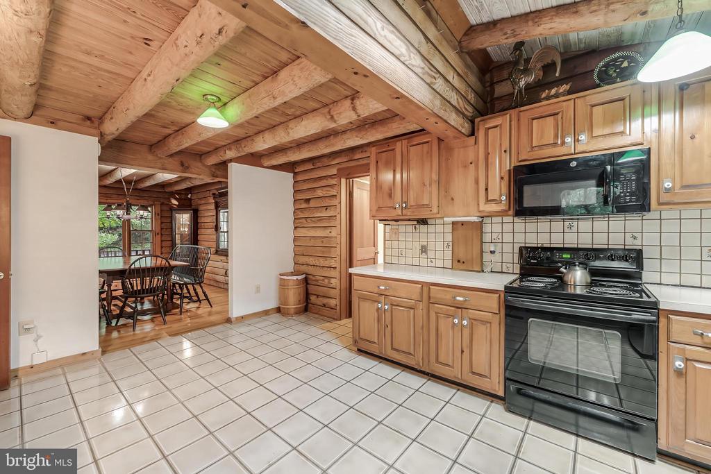10898 WOODLEAF LANE