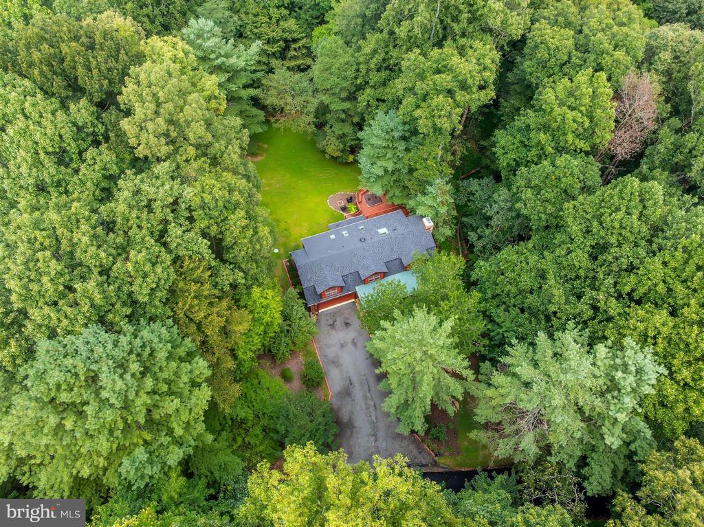 10898 WOODLEAF LANE