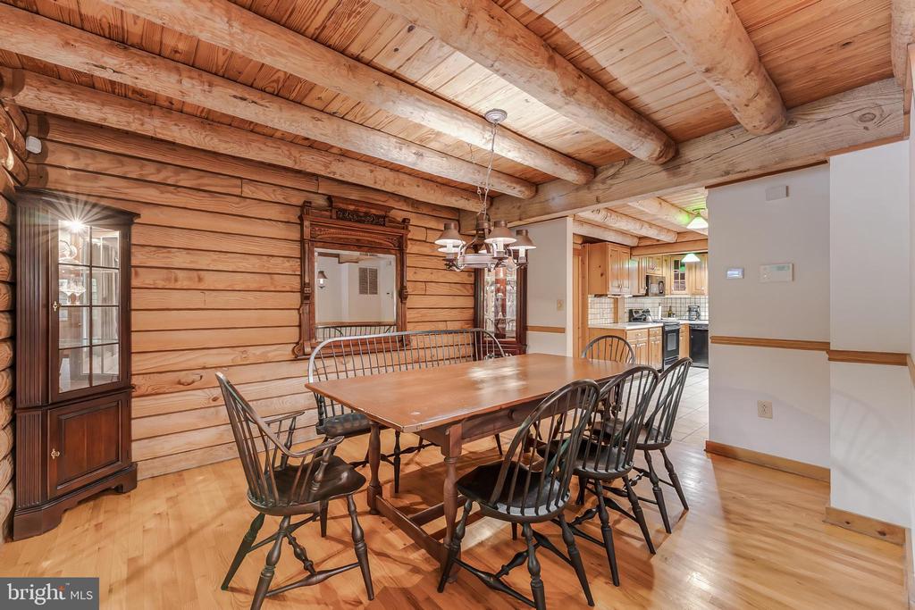 10898 WOODLEAF LANE