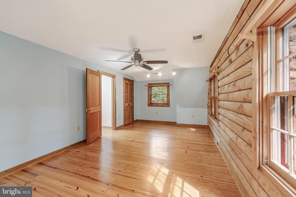 10898 WOODLEAF LANE