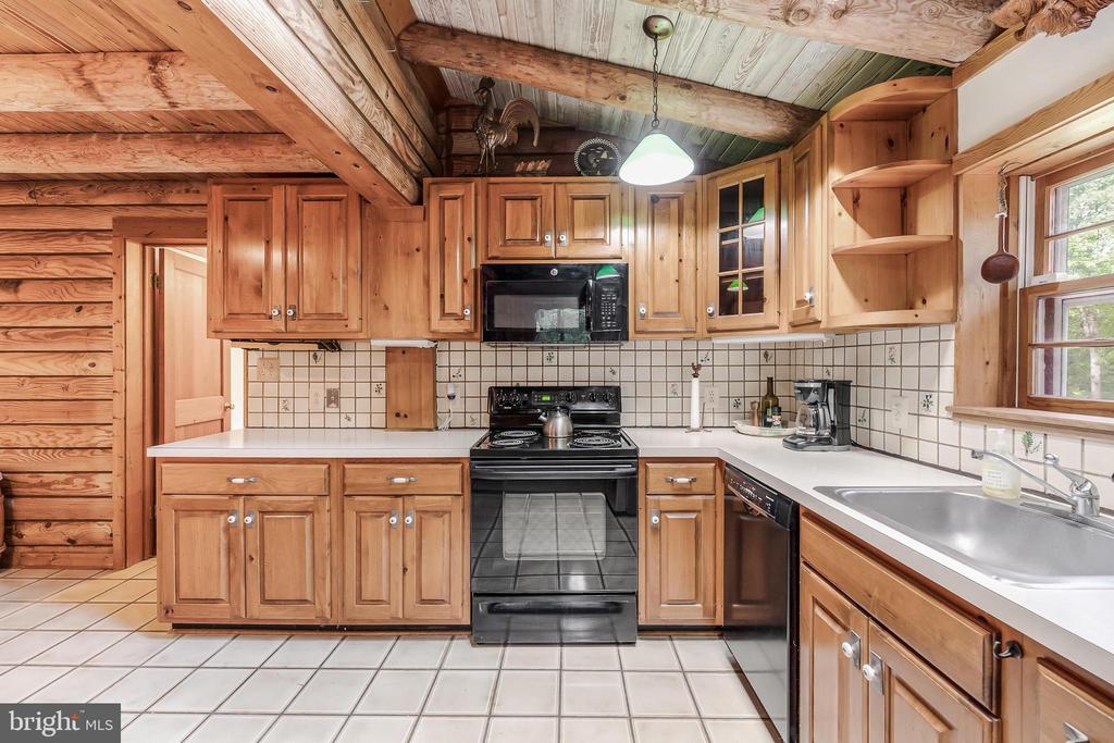 10898 WOODLEAF LANE