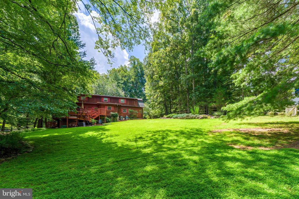 10898 WOODLEAF LANE