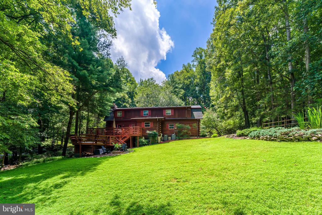 10898 WOODLEAF LANE
