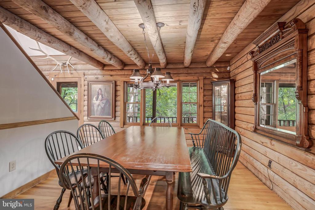 10898 WOODLEAF LANE