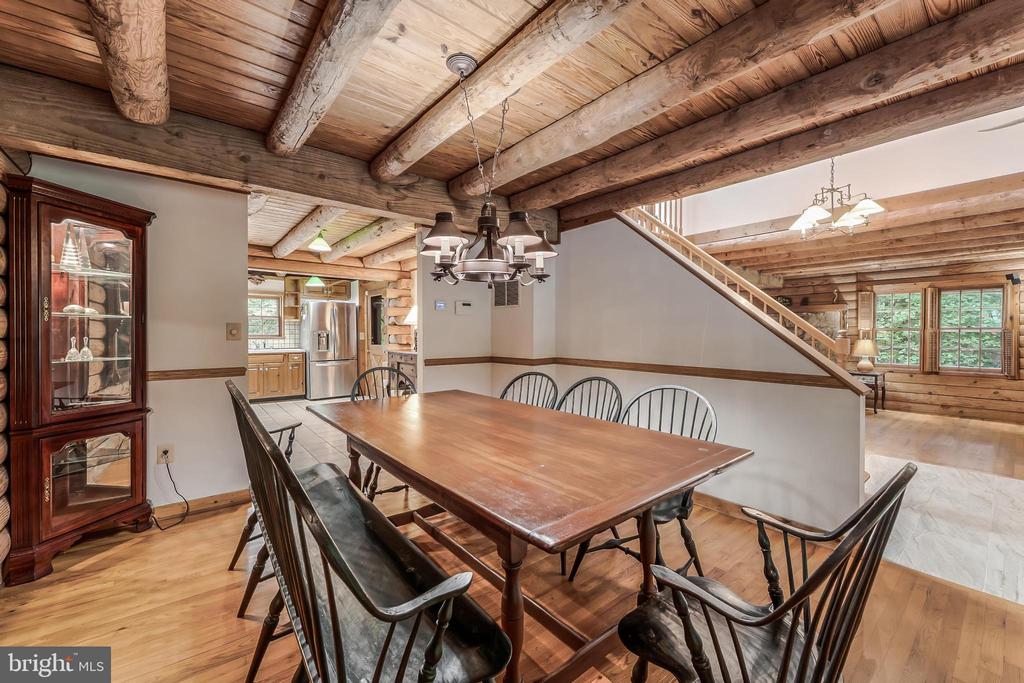 10898 WOODLEAF LANE