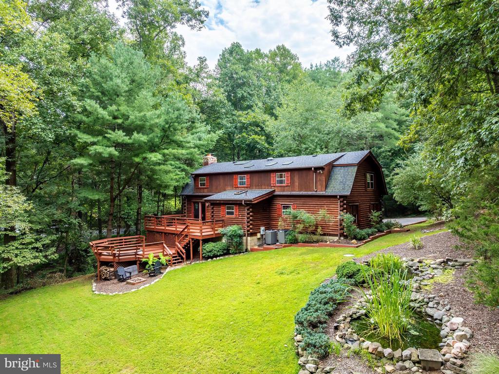 10898 WOODLEAF LANE