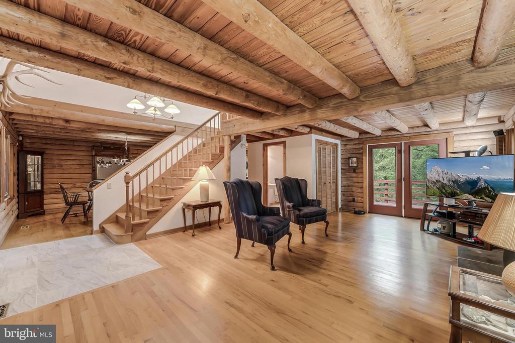 10898 WOODLEAF LANE