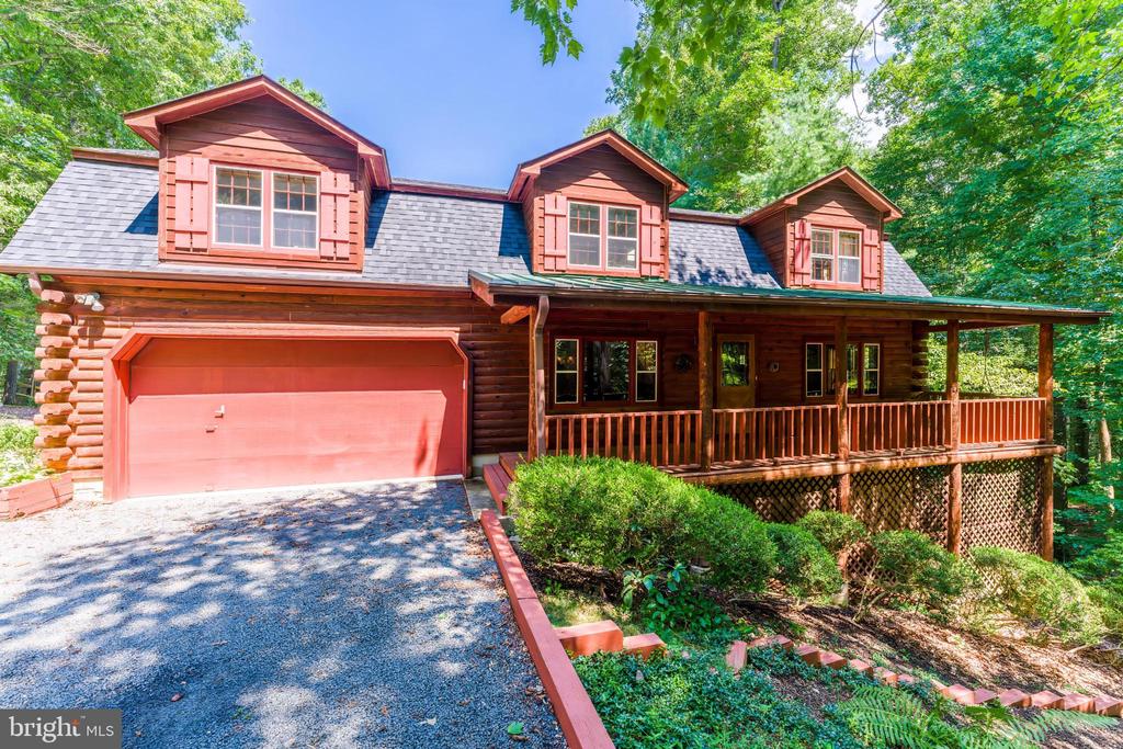 10898 WOODLEAF LANE
