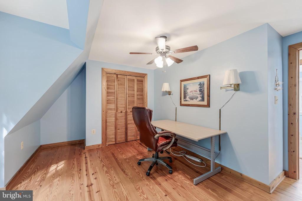 10898 WOODLEAF LANE