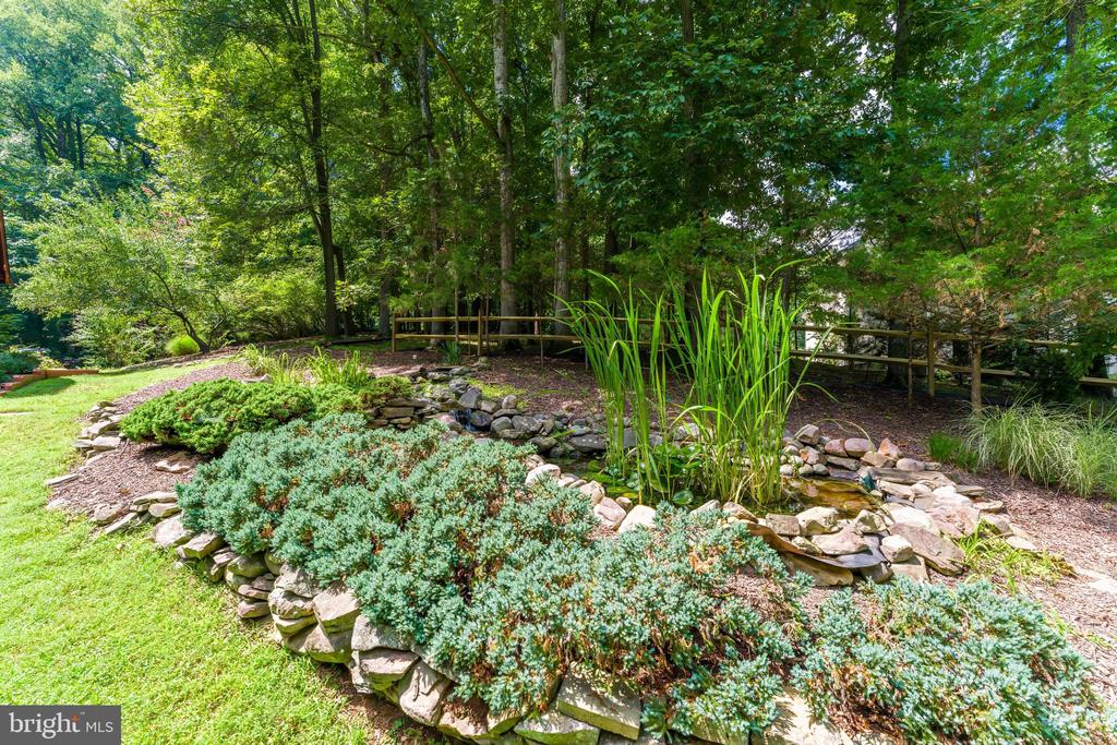10898 WOODLEAF LANE