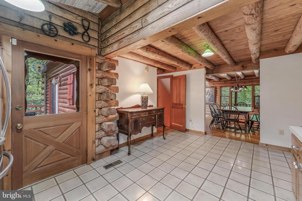 10898 WOODLEAF LANE