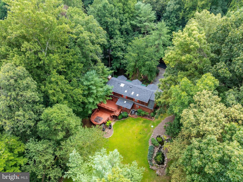 10898 WOODLEAF LANE