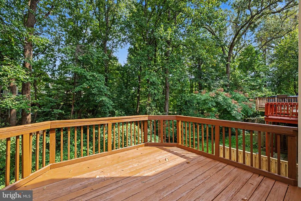 5727 OAKSHORE COURT