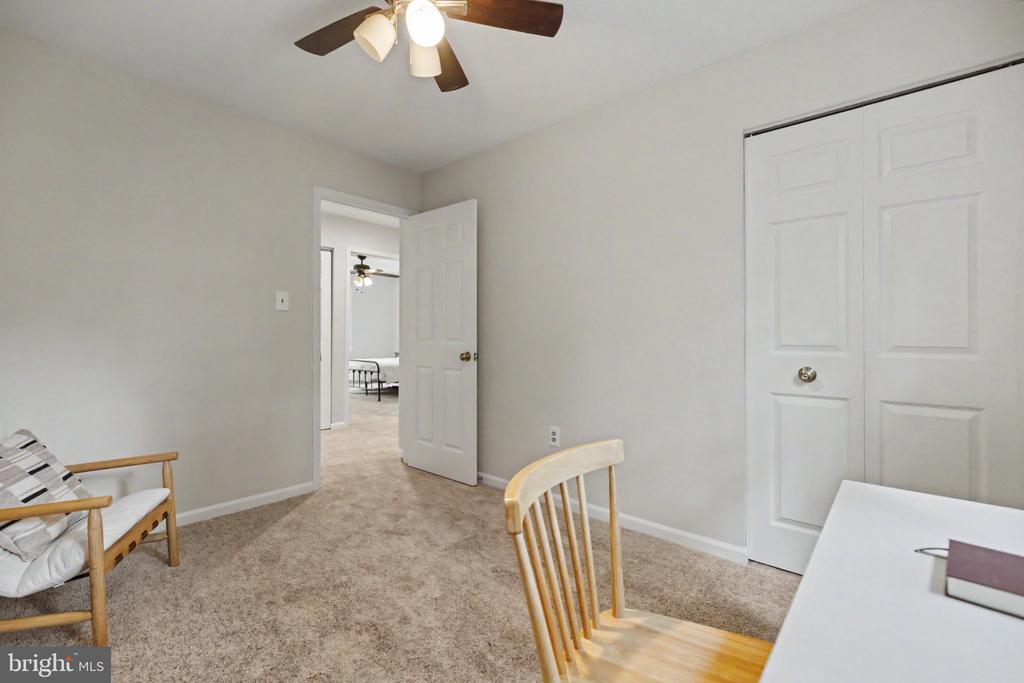5727 OAKSHORE COURT