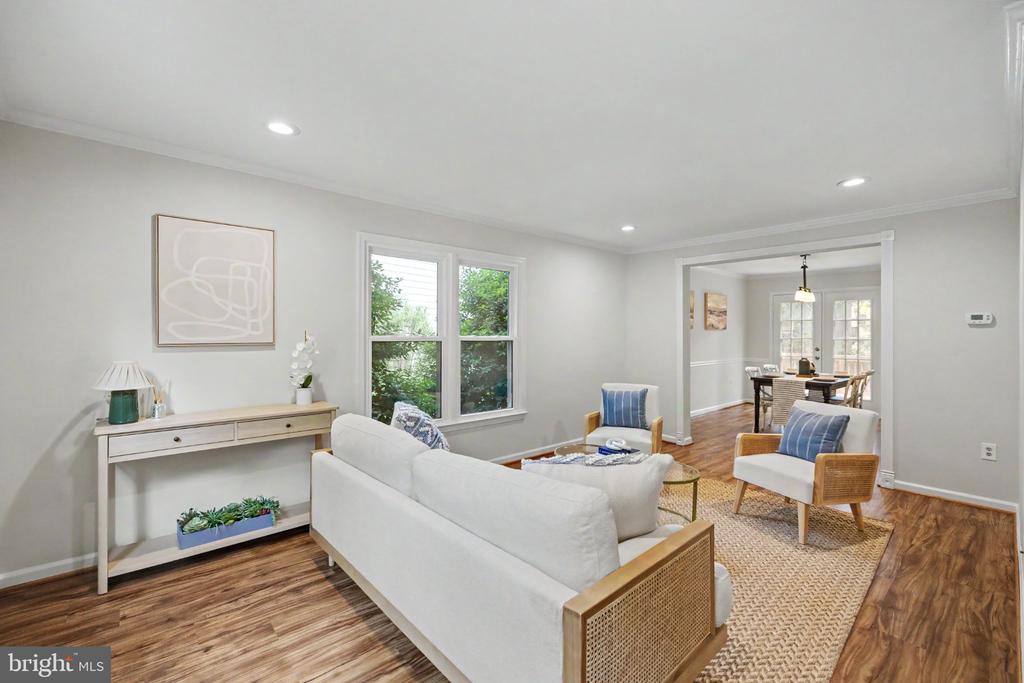 5727 OAKSHORE COURT