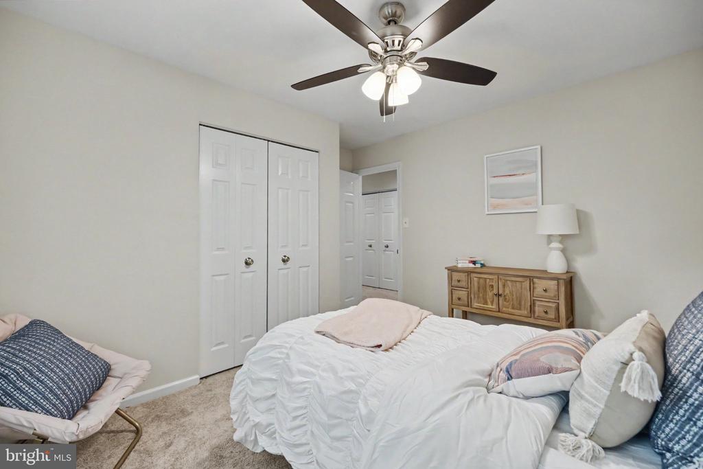 5727 OAKSHORE COURT