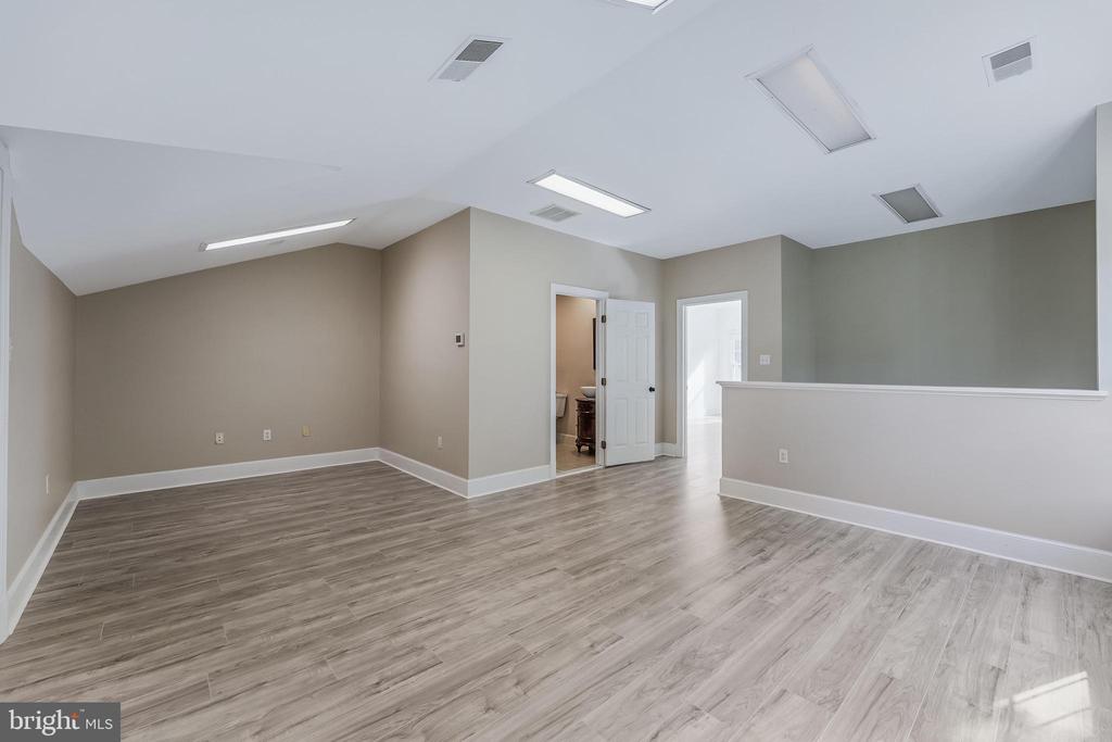 615 NALLS FARM WAY