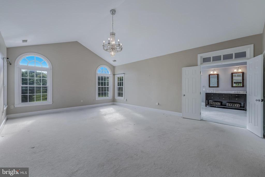 615 NALLS FARM WAY