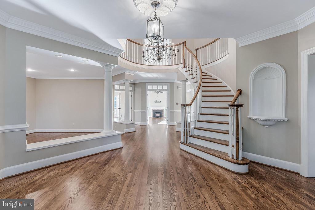 615 NALLS FARM WAY