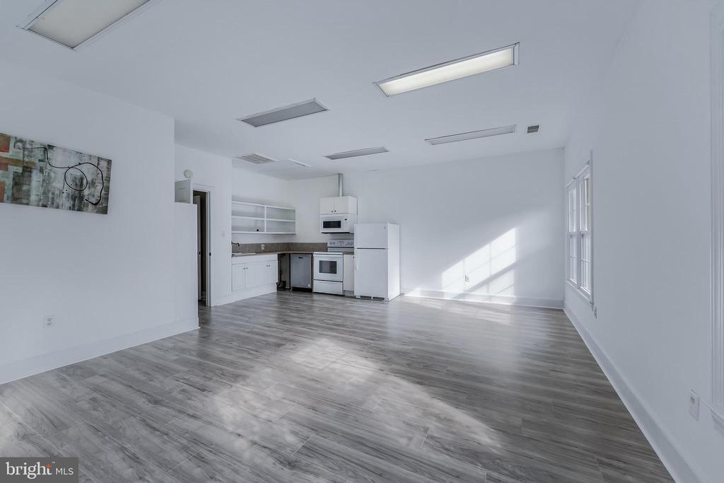 615 NALLS FARM WAY