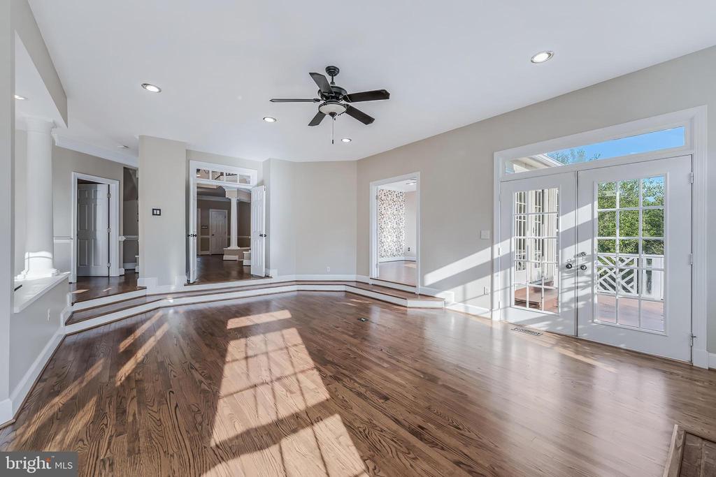 615 NALLS FARM WAY