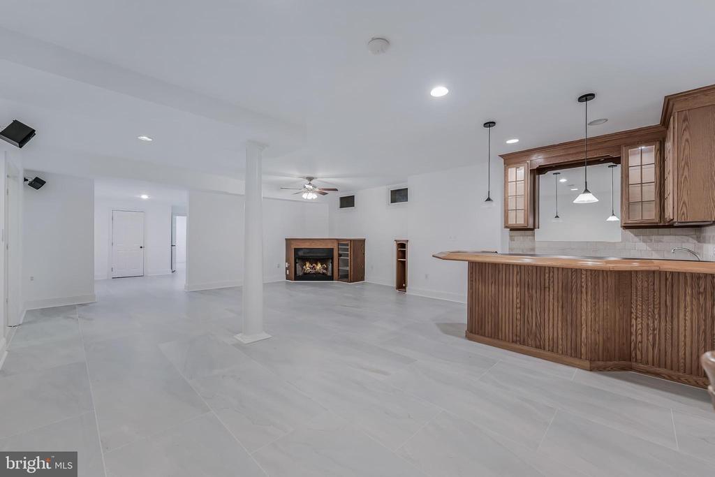 615 NALLS FARM WAY