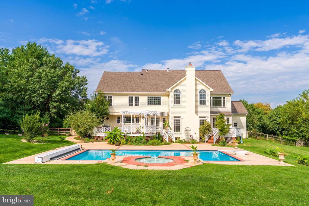 615 NALLS FARM WAY
