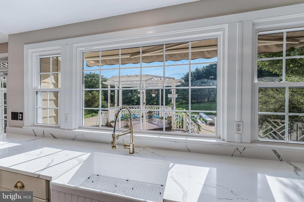 615 NALLS FARM WAY