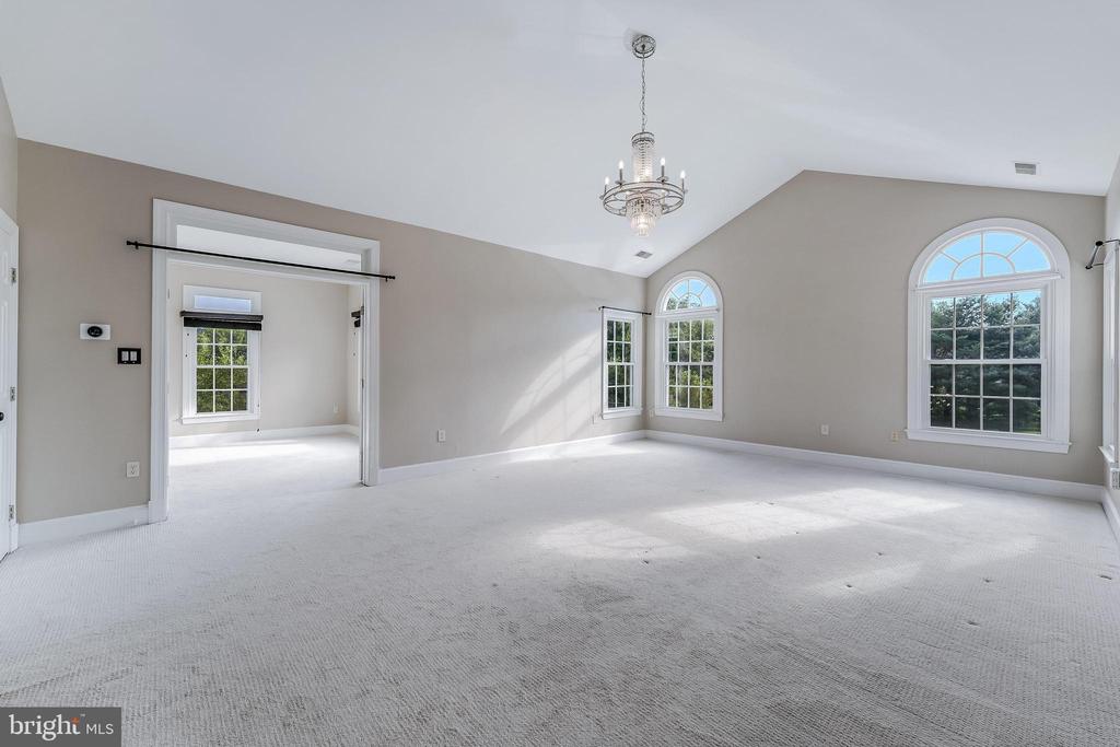 615 NALLS FARM WAY