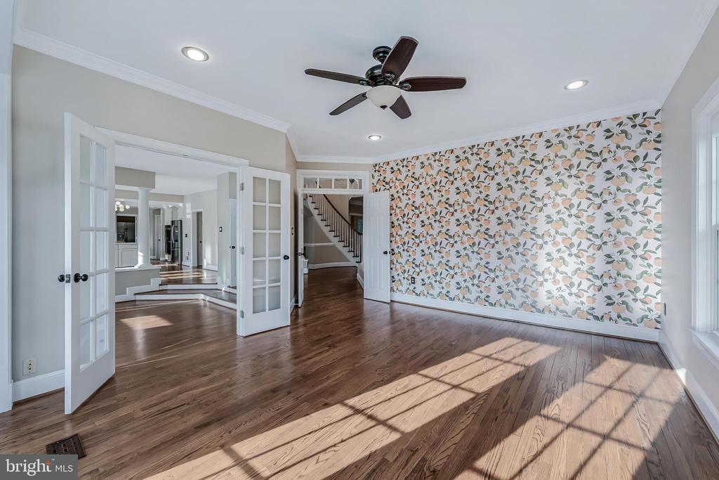 615 NALLS FARM WAY