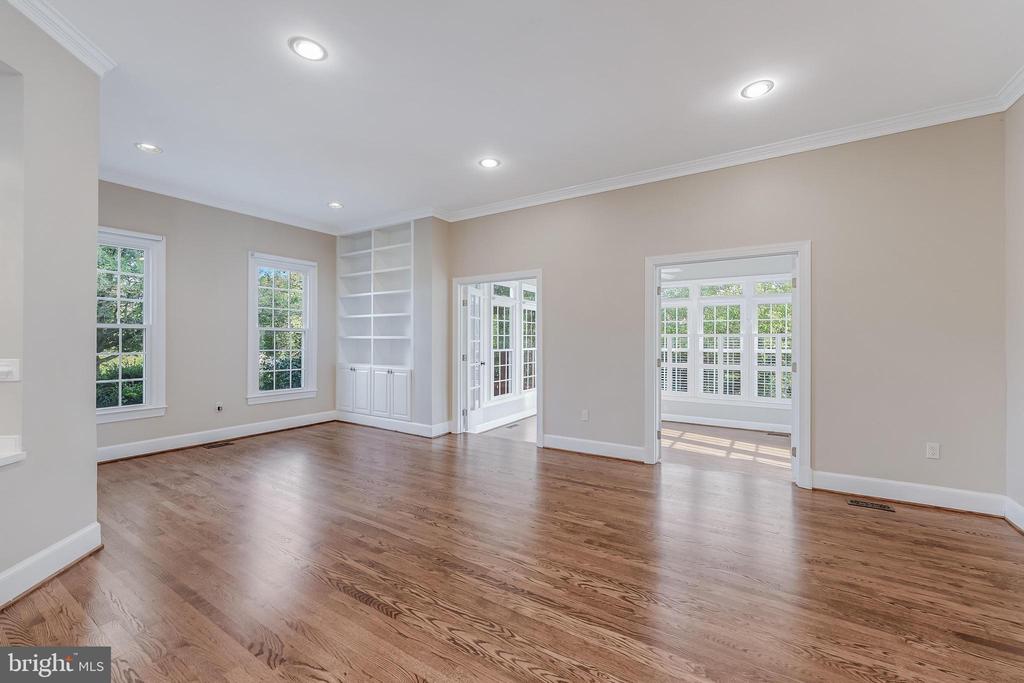 615 NALLS FARM WAY