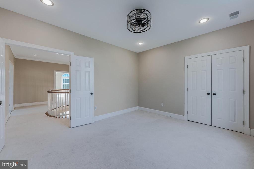 615 NALLS FARM WAY