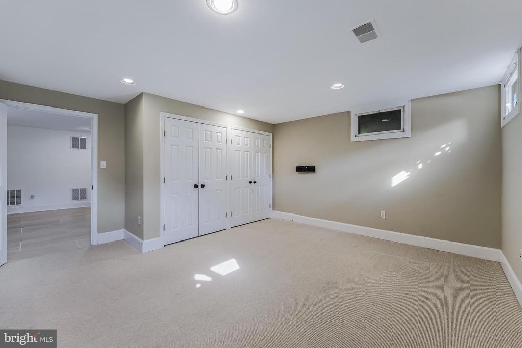 615 NALLS FARM WAY