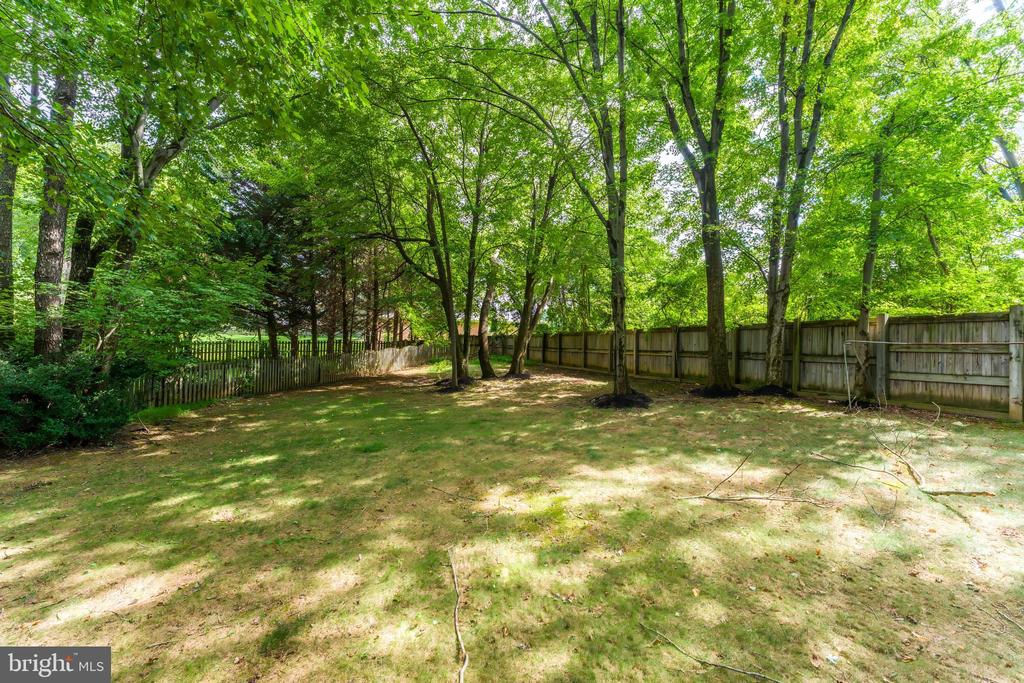 9395 WOLF TRAP CREEK COURT