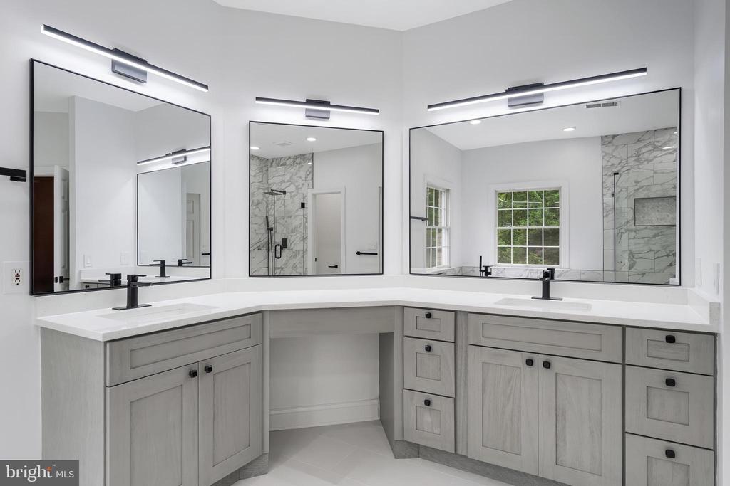 9395 WOLF TRAP CREEK COURT