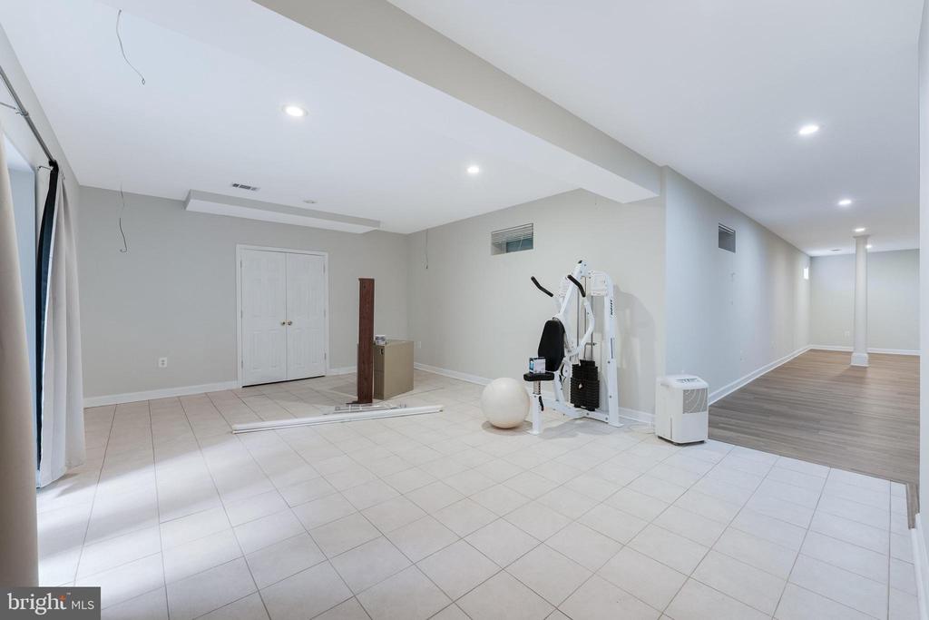 9395 WOLF TRAP CREEK COURT