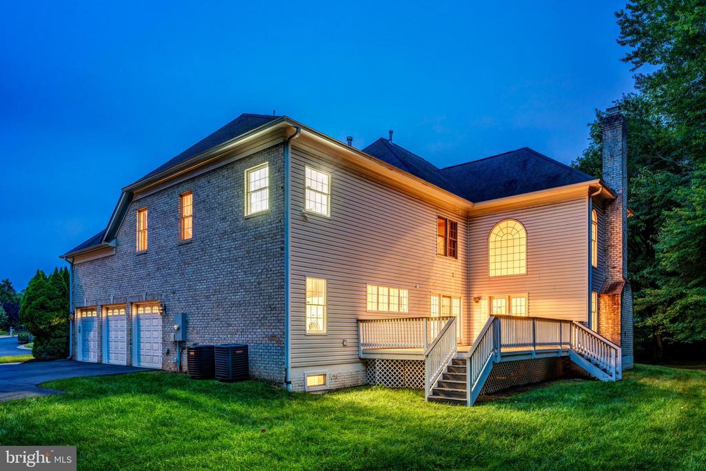 9395 WOLF TRAP CREEK COURT