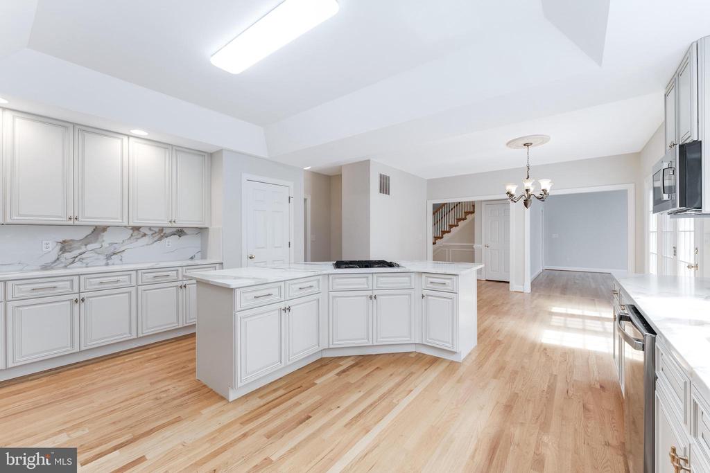 9395 WOLF TRAP CREEK COURT